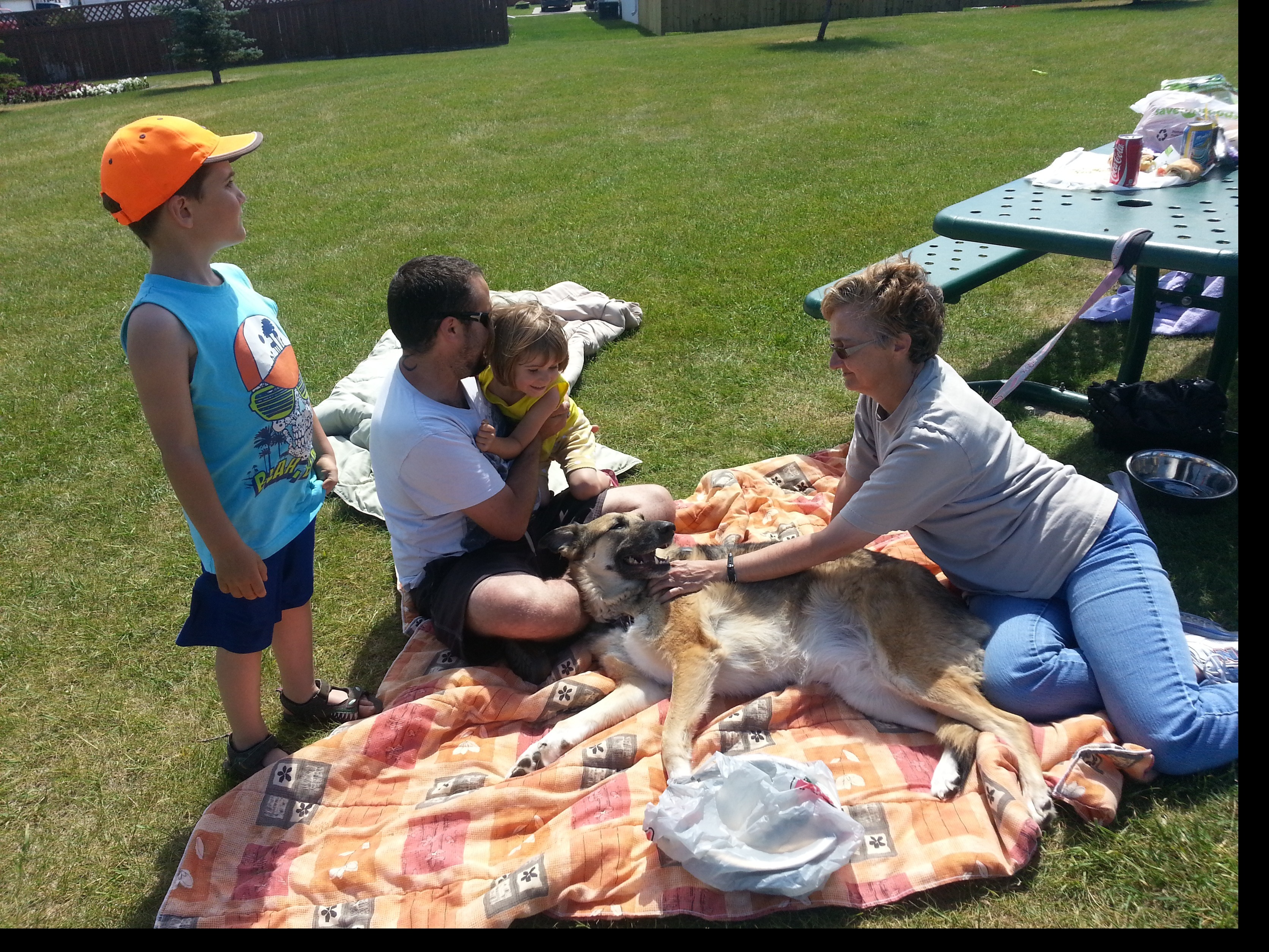 Matthew with Honey Bunny(dog), Jakob, Mom and Cupcake (Sophia)